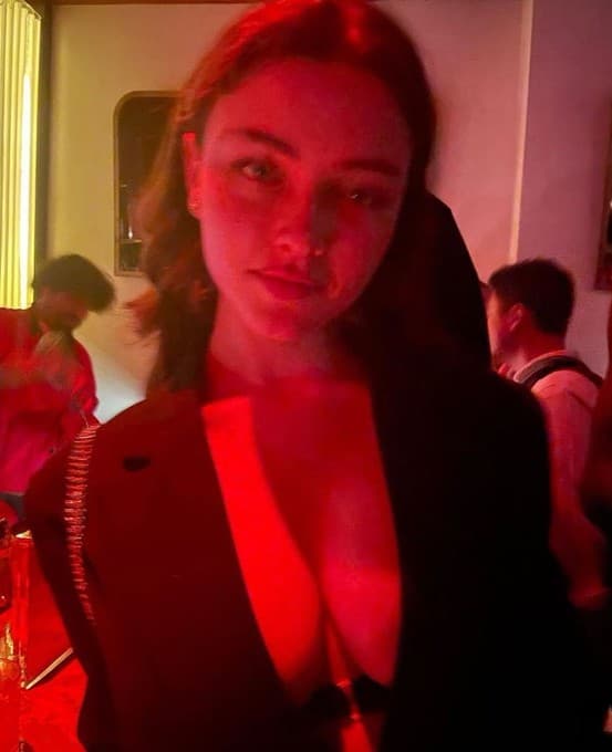 Girl in club looking at you Meme Template