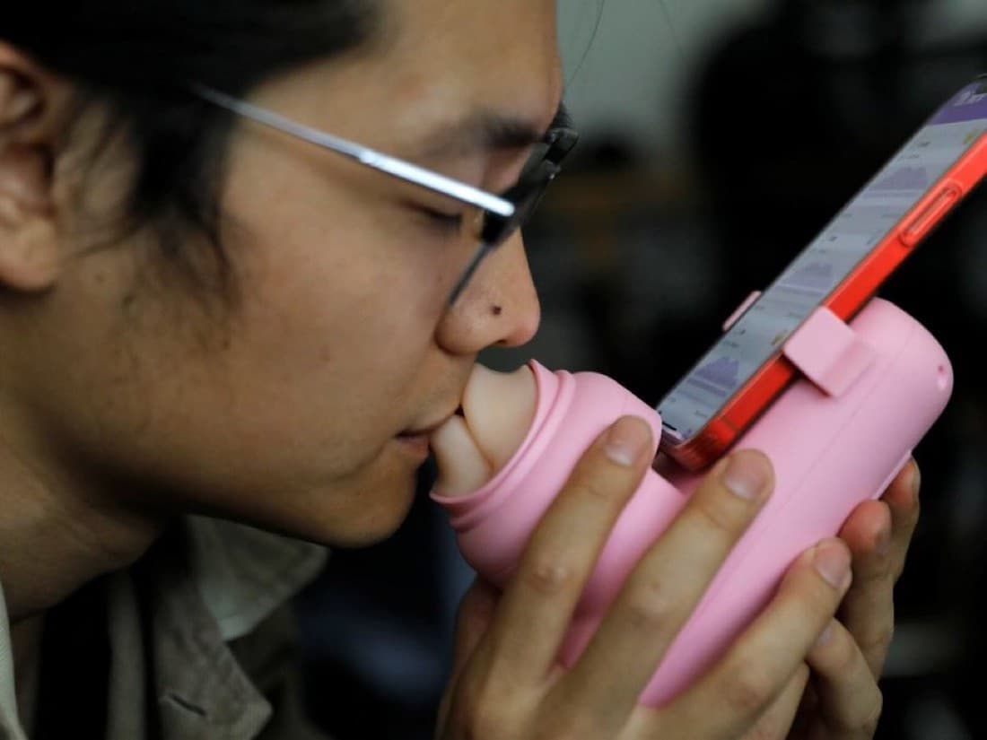 Kissing Phone Silicon Mouth