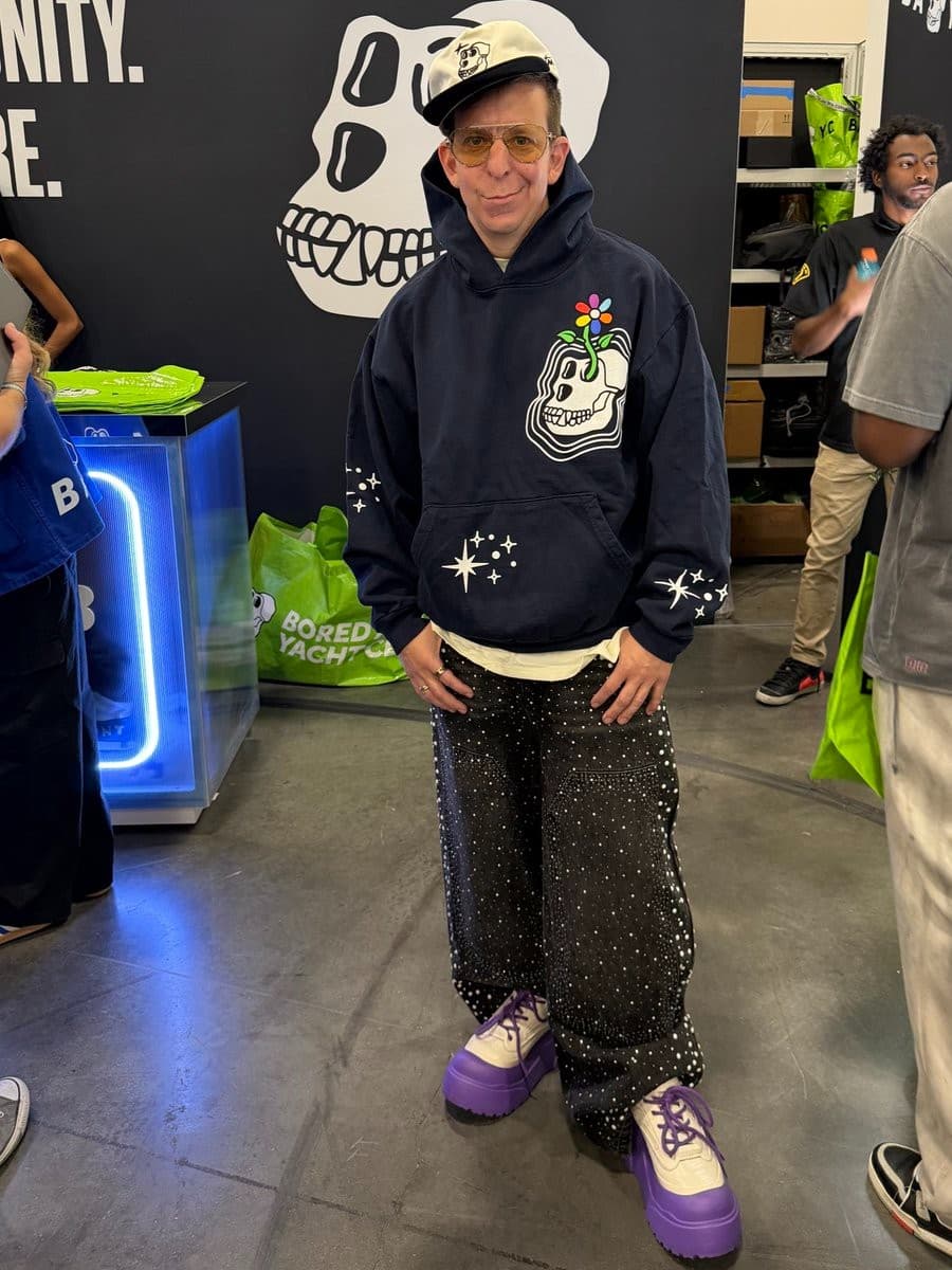 Nick O’Neill BAYC outfit meme template