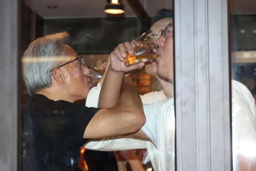 Jensen Huang toasting whiskey with Samsung's Lee Jae-yong and Hyundai's Euisun Chung