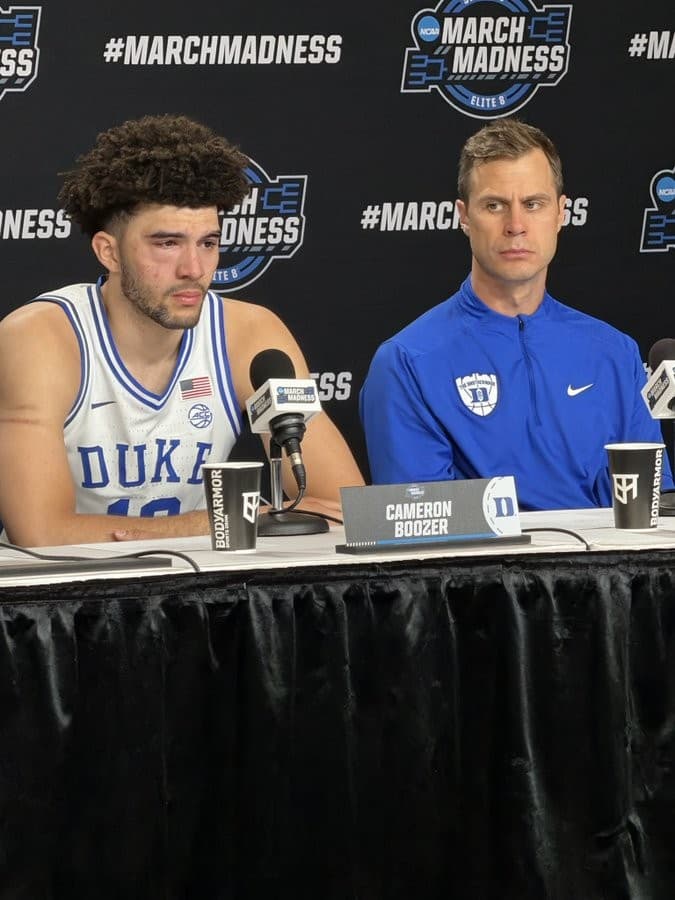 Jon Scheyer side-eye stare at Cayden Boozer - March Madness 2026