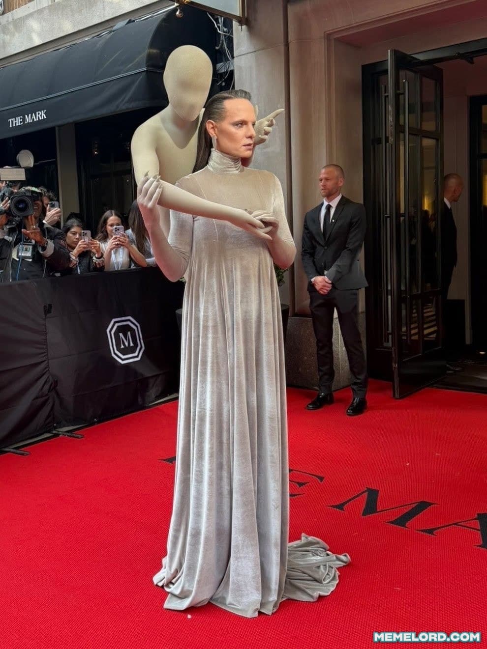 Jordan Roth with a human-shaped scultpture - 2026 Met Gala meme template