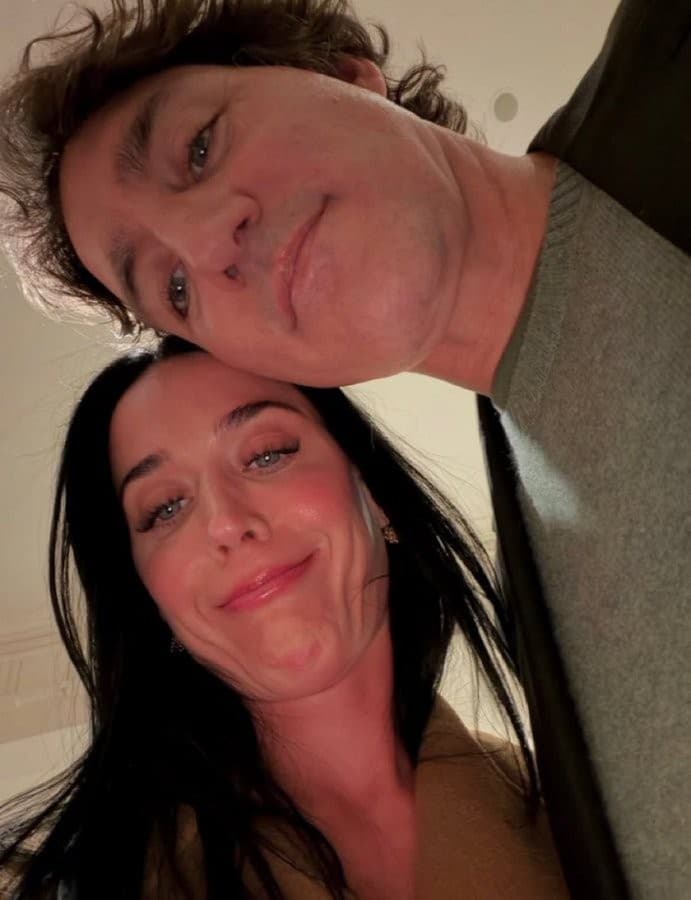 Katy Perry & Justin Trudeau new selfie together