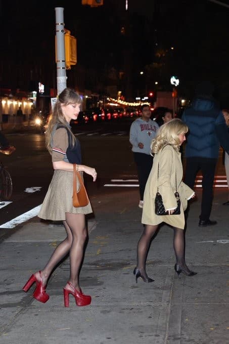 Sabrina Carpenter and Taylor Swift walking together
