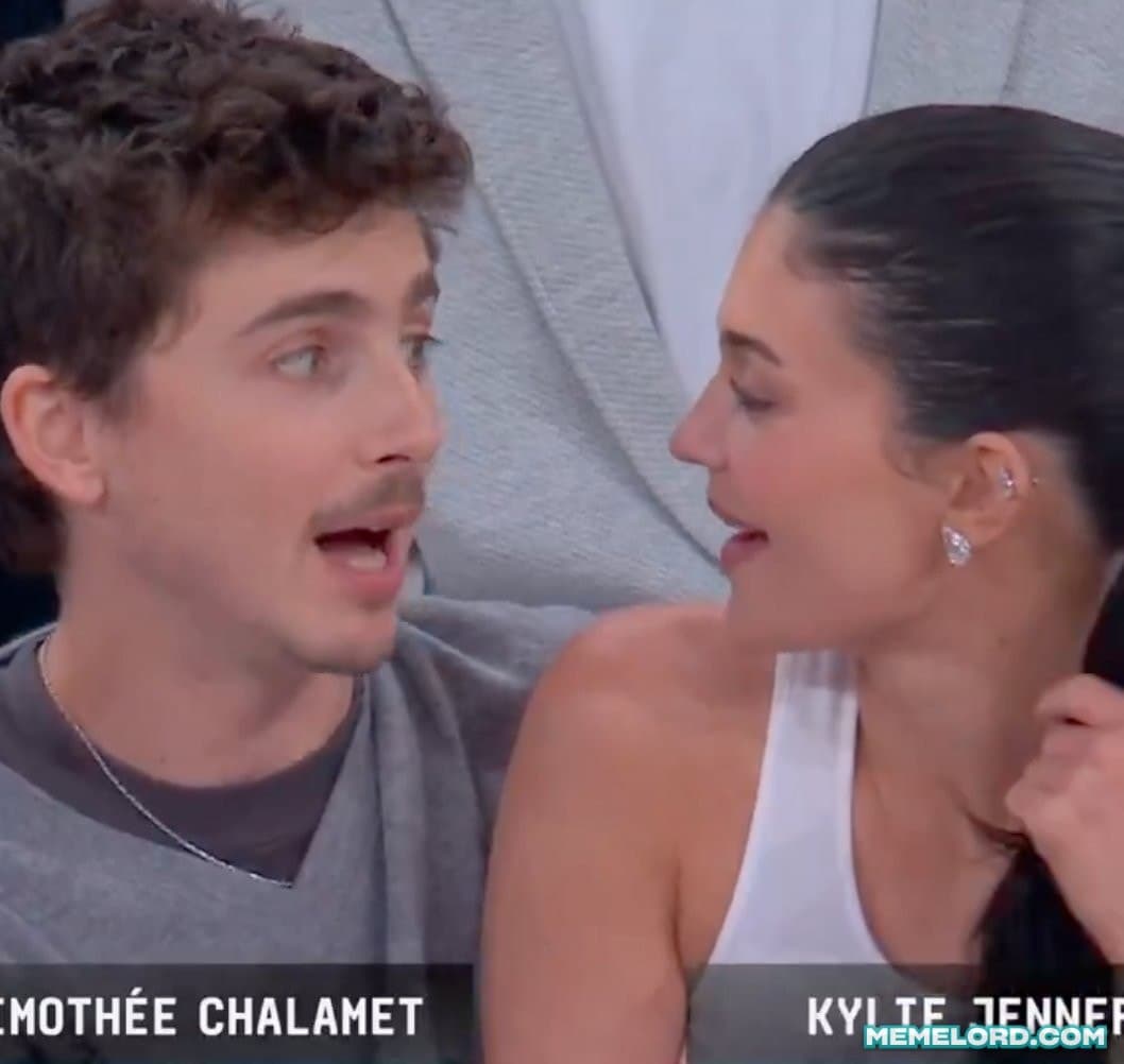 Timothée Chalamet looking at Kylie Jenner at the Knicks game